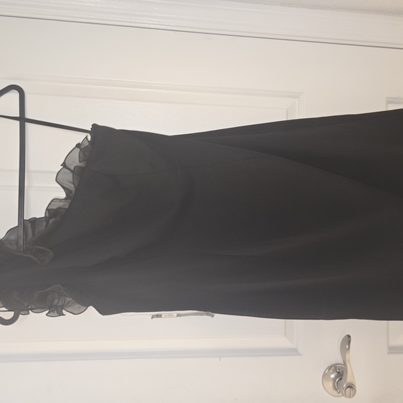 Maggy London Women's One Shoulder Ruffle Trim Party Dress - Picture 4 of 6